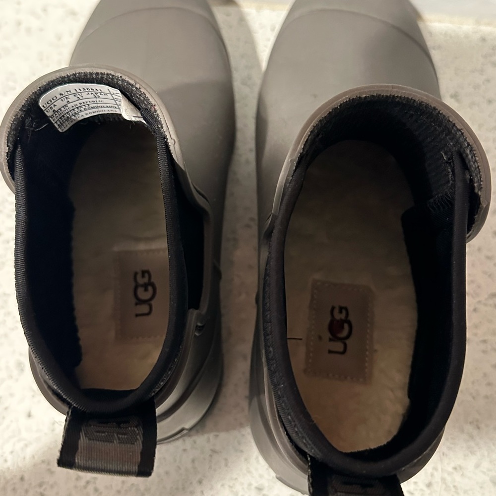 UGG - Picture 6 of 13